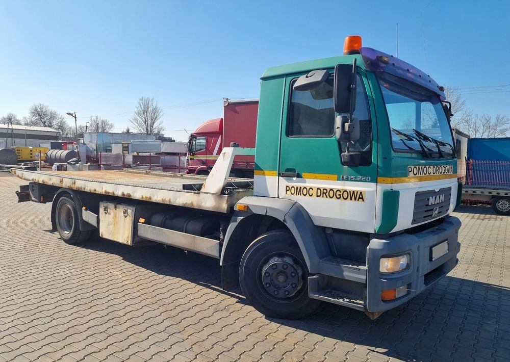 MAN LE 15 220 - Камион пътна помощ: снимка 2 MAN LE 15 220 - Камион пътна помощ: снимка 2