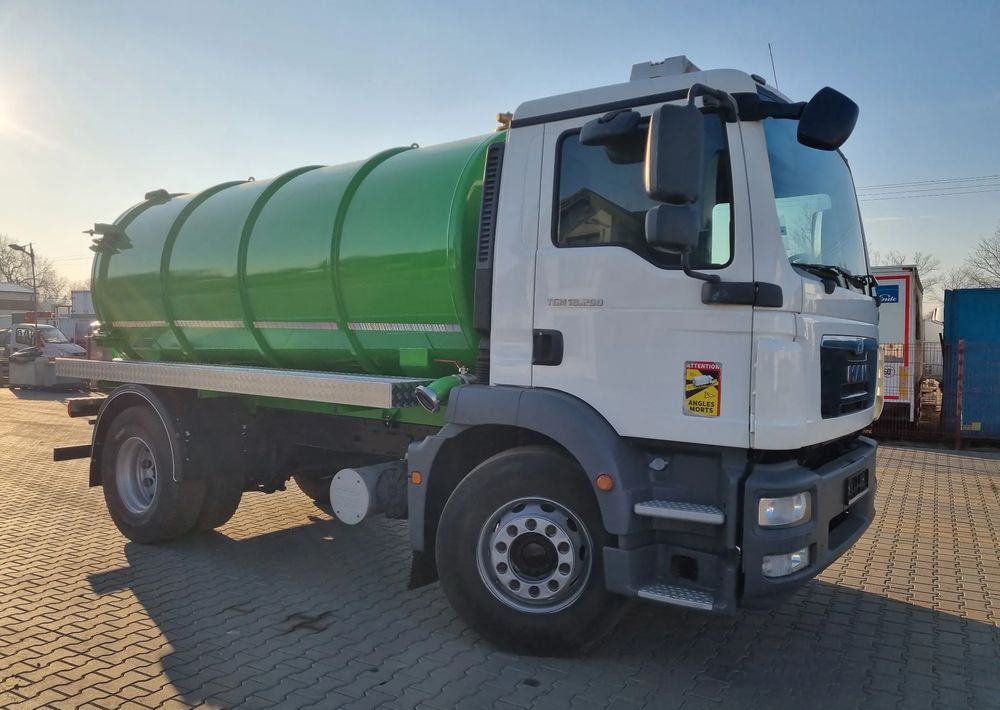 MAN TGM 18 340 - Боклукчийска кола: снимка 2 MAN TGM 18 340 - Боклукчийска кола: снимка 2