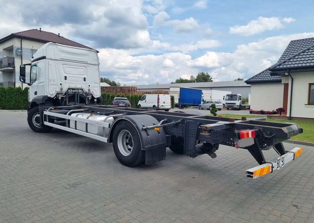 Mercedes-Benz Actros 1836 - Камион с брезент: снимка 4 Mercedes-Benz Actros 1836 - Камион с брезент: снимка 4