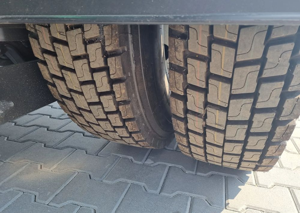 Mercedes-Benz Axor 1829 1833 - Боклукчийска кола: снимка 5 Mercedes-Benz Axor 1829 1833 - Боклукчийска кола: снимка 5