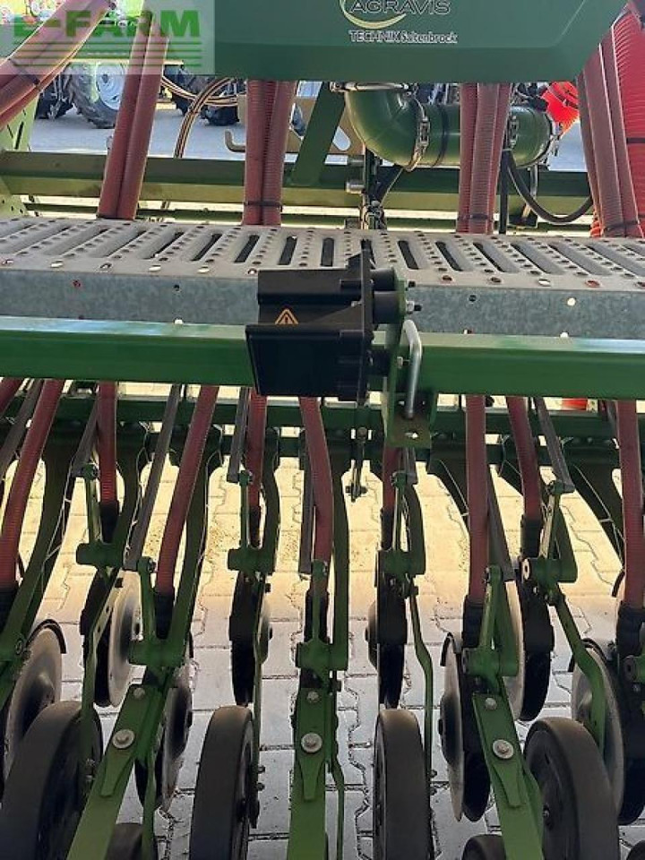 Amazone amazone avant 3002 säschine/ fronttank ftender 1600/ precea 3000-1 maisleger - Сеялка: снимка 4 Amazone amazone avant 3002 säschine/ fronttank ftender 1600/ precea 3000-1 maisleger - Сеялка: снимка 4