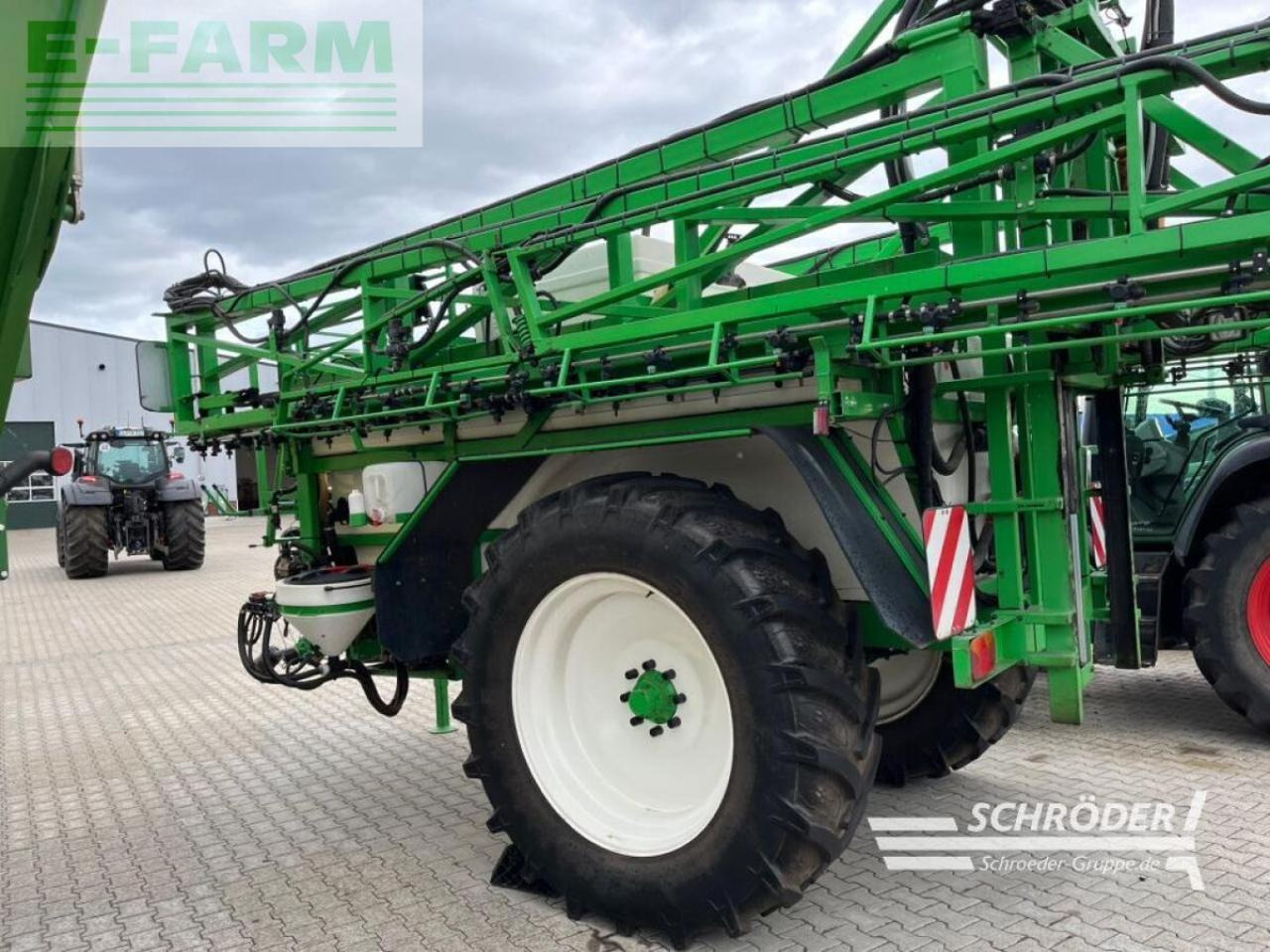 CHD f 5242 - Прикачна пръскачка: снимка 4 CHD f 5242 - Прикачна пръскачка: снимка 4