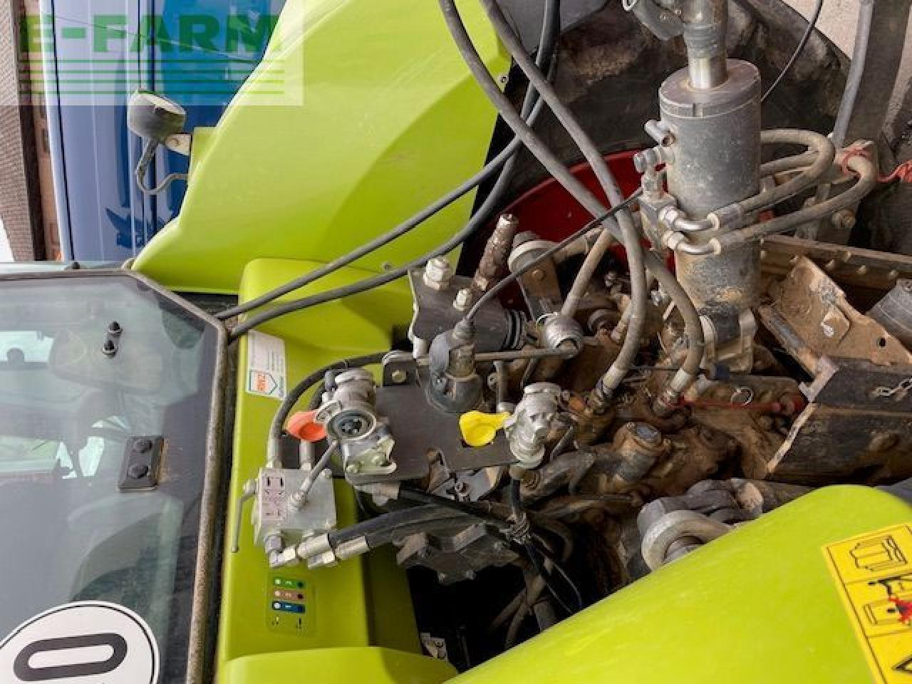 CLAAS ARION 530 CIS CIS - Трактор: снимка 3 CLAAS ARION 530 CIS CIS - Трактор: снимка 3