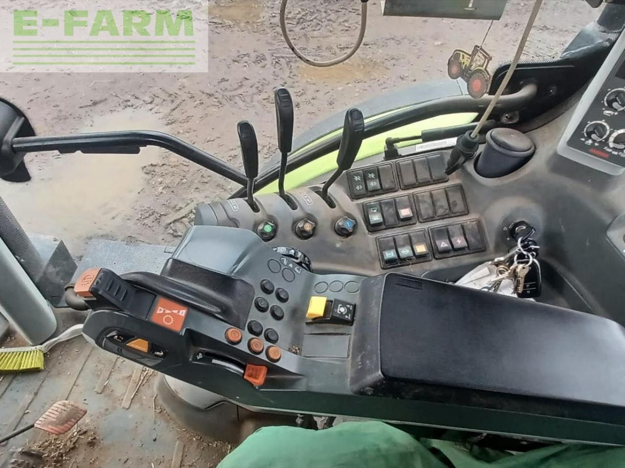 CLAAS ARION 620 - Трактор: снимка 2 CLAAS ARION 620 - Трактор: снимка 2