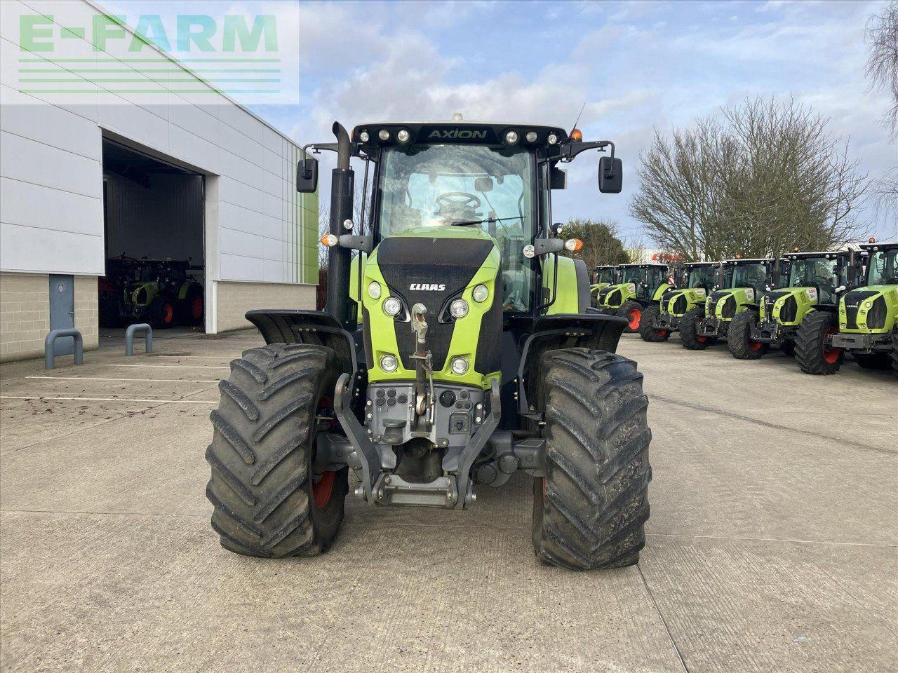 CLAAS AXION 800 - Трактор: снимка 2 CLAAS AXION 800 - Трактор: снимка 2