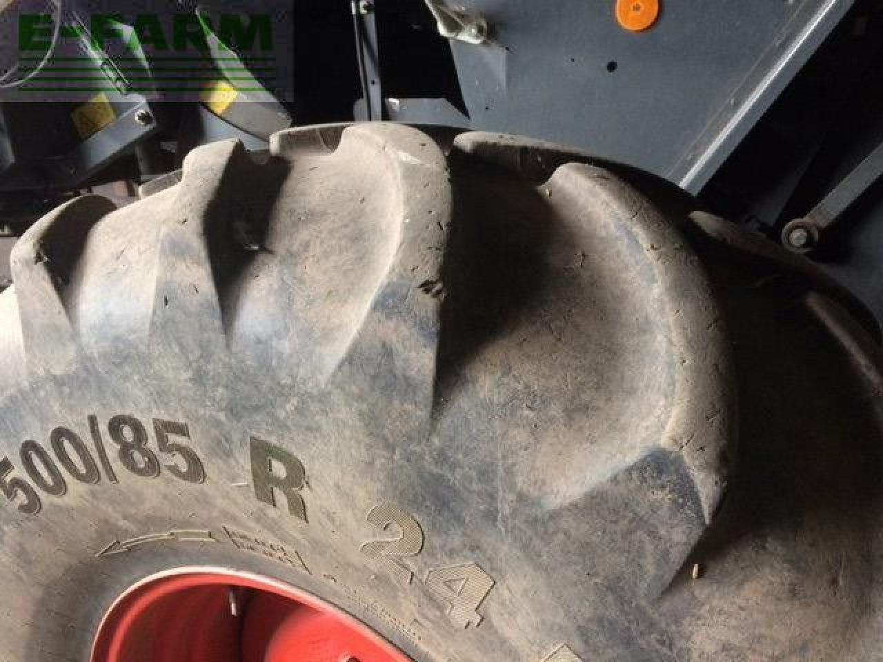 CLAAS LEXION 570 TT - Зърнокомбайн: снимка 4 CLAAS LEXION 570 TT - Зърнокомбайн: снимка 4