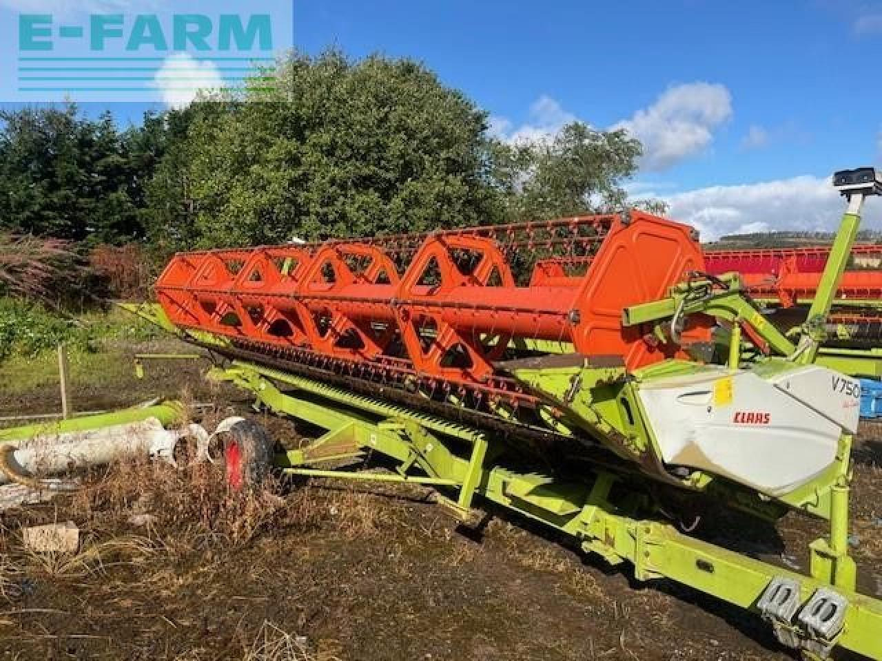 CLAAS LEXION 570 TT - Зърнокомбайн: снимка 2 CLAAS LEXION 570 TT - Зърнокомбайн: снимка 2