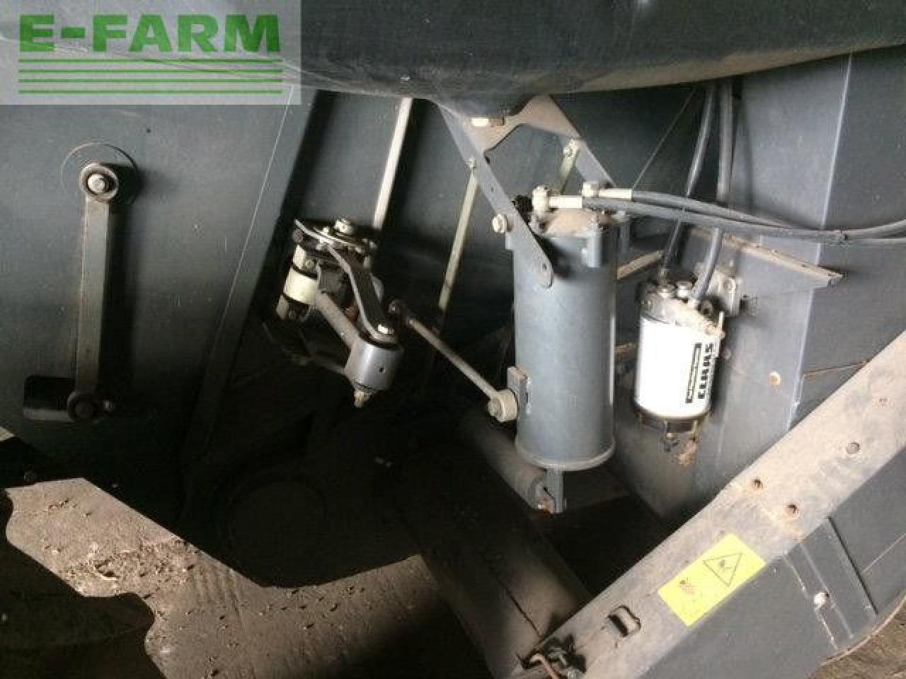 CLAAS LEXION 570 TT - Зърнокомбайн: снимка 3 CLAAS LEXION 570 TT - Зърнокомбайн: снимка 3