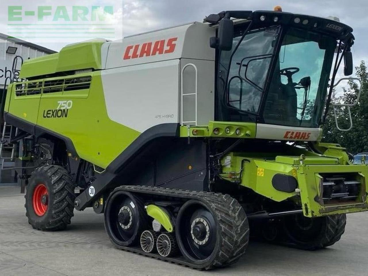 CLAAS LEXION 750 TT - Зърнокомбайн: снимка 2 CLAAS LEXION 750 TT - Зърнокомбайн: снимка 2