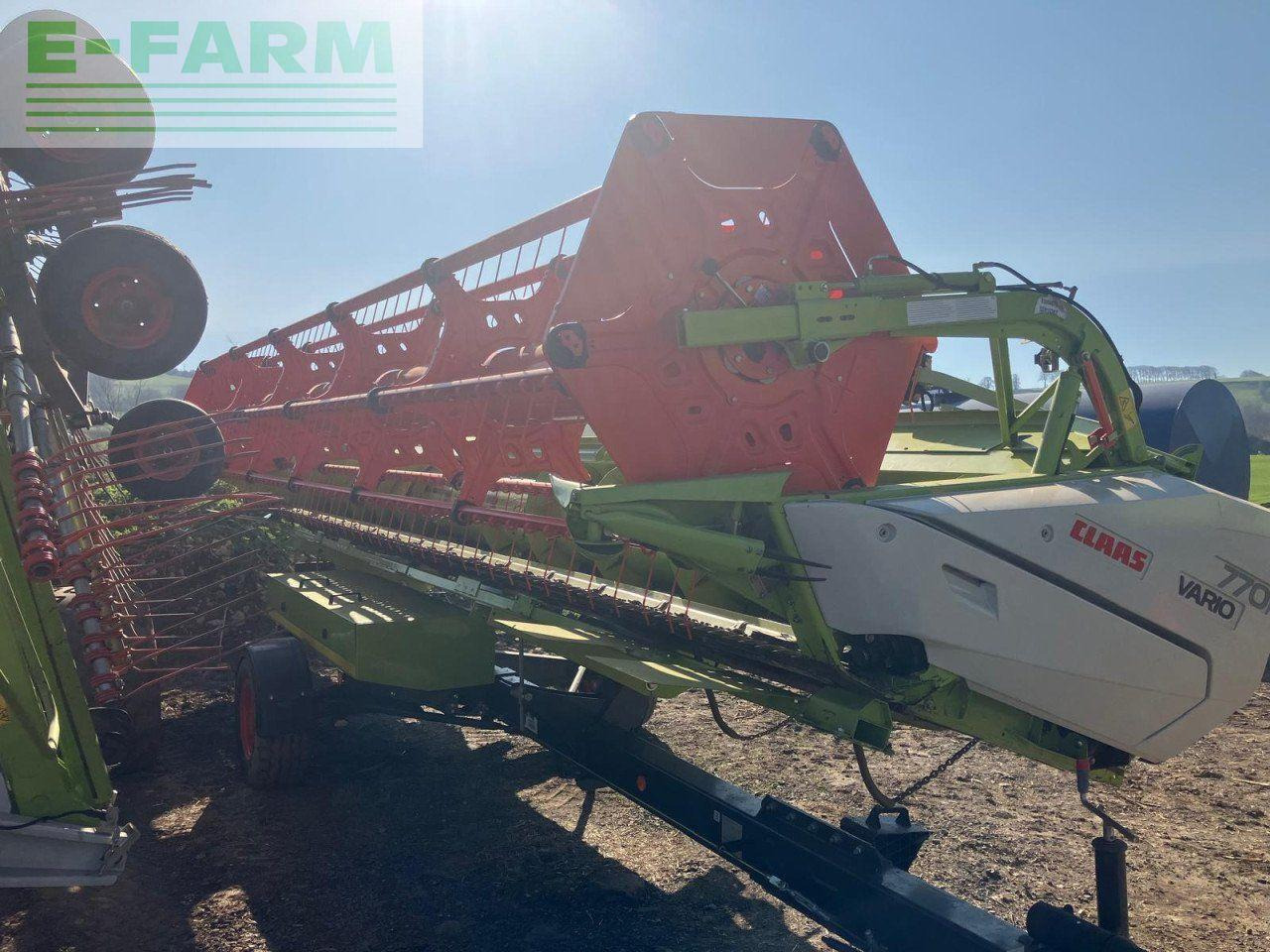 Зърнокомбайн CLAAS TRION 530: снимка 9