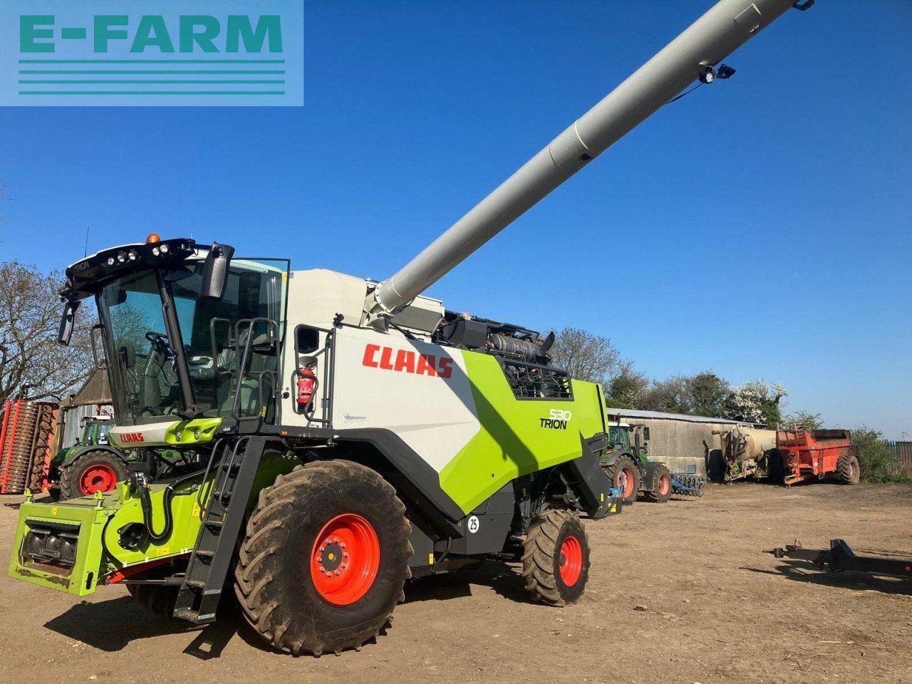 CLAAS TRION 530 - Зърнокомбайн: снимка 1 CLAAS TRION 530 - Зърнокомбайн: снимка 1