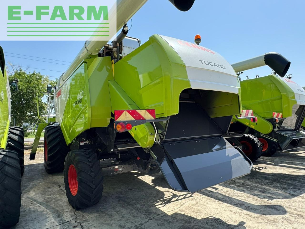 CLAAS Tucano 440 - Зърнокомбайн: снимка 3 CLAAS Tucano 440 - Зърнокомбайн: снимка 3