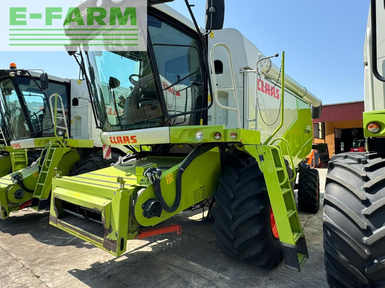 CLAAS Tucano 440 - Зърнокомбайн: снимка 1 CLAAS Tucano 440 - Зърнокомбайн: снимка 1