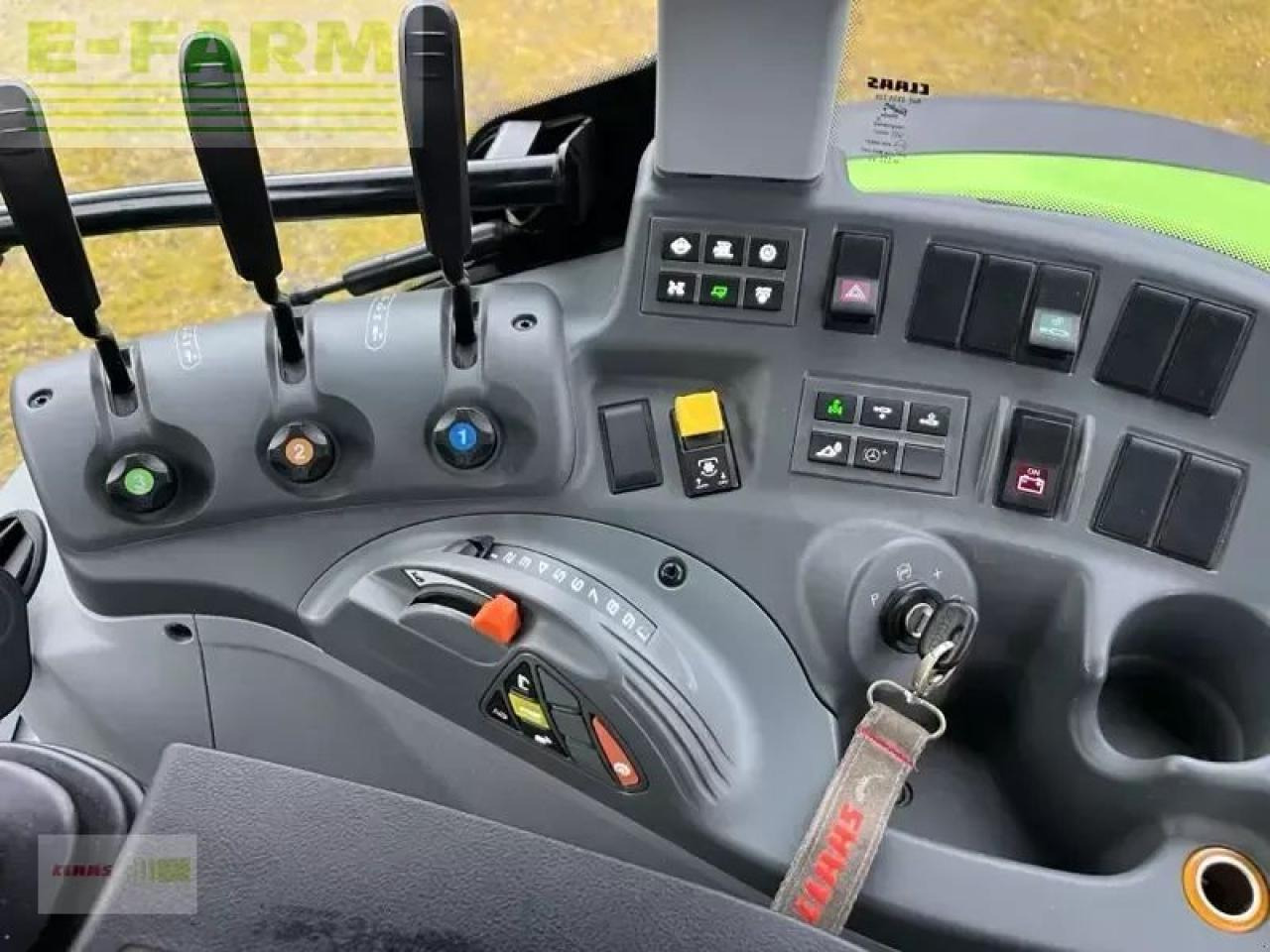 CLAAS arion 440 - Трактор: снимка 4 CLAAS arion 440 - Трактор: снимка 4
