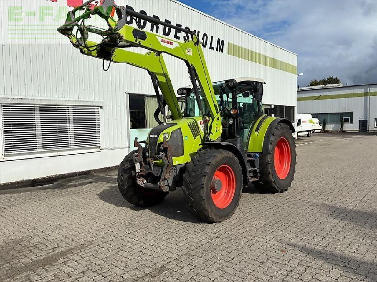 CLAAS arion 450 cis panoramic mit fl 120 c und fkh CIS - Трактор: снимка 1 CLAAS arion 450 cis panoramic mit fl 120 c und fkh CIS - Трактор: снимка 1