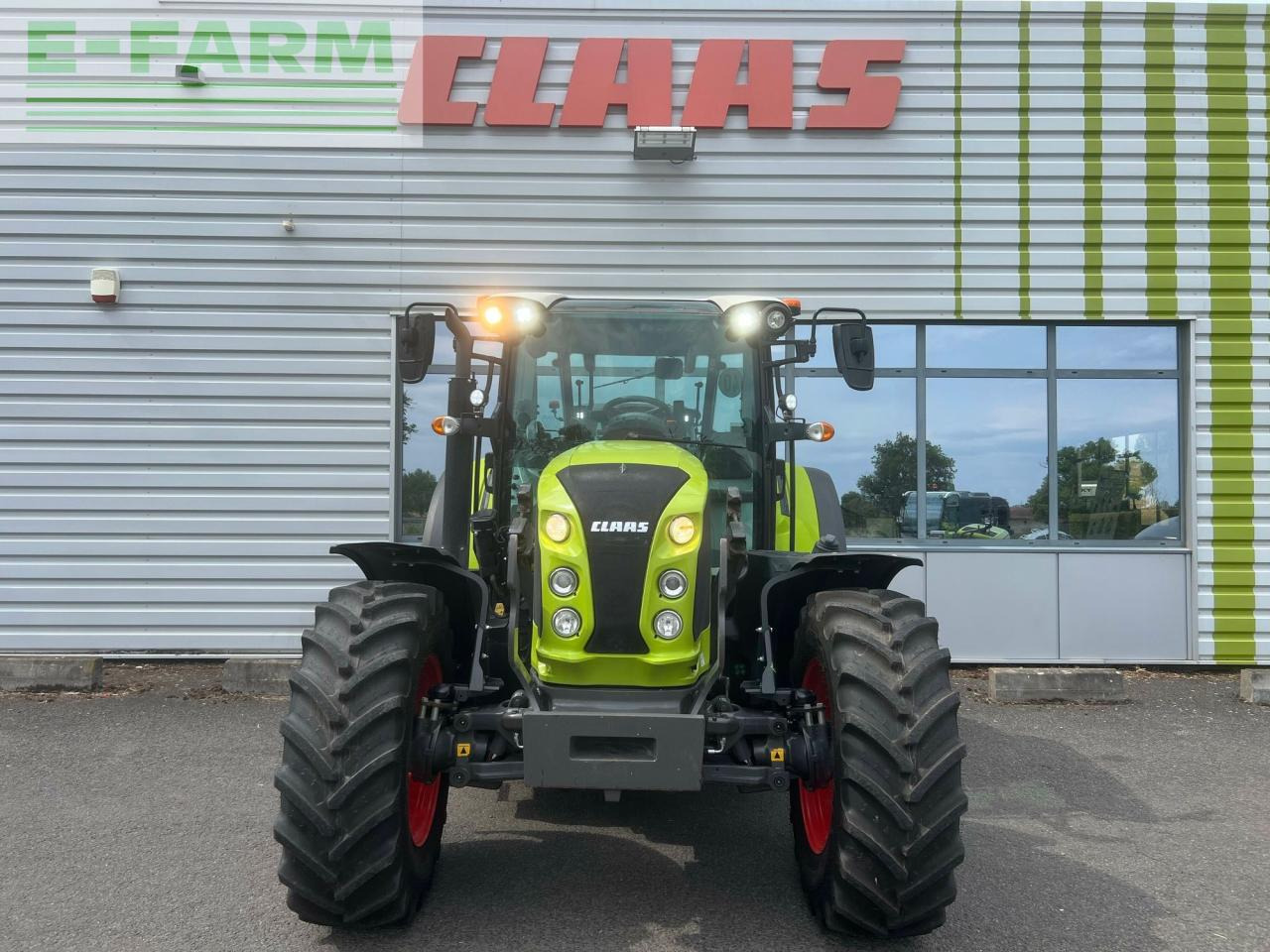 CLAAS arion 450 stage v - Трактор: снимка 2 CLAAS arion 450 stage v - Трактор: снимка 2