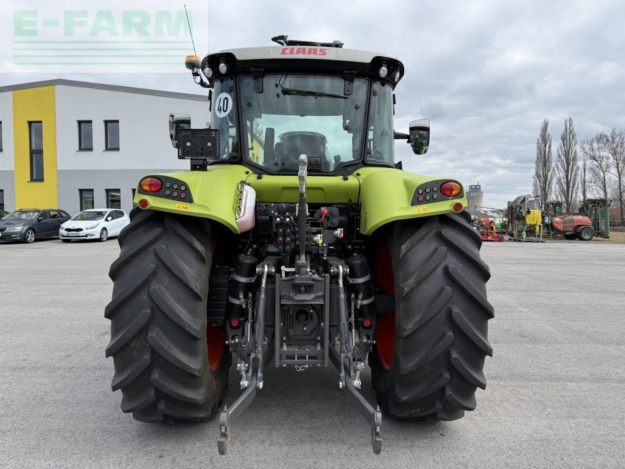 CLAAS arion 450 stage v (cis) CIS - Трактор: снимка 2 CLAAS arion 450 stage v (cis) CIS - Трактор: снимка 2