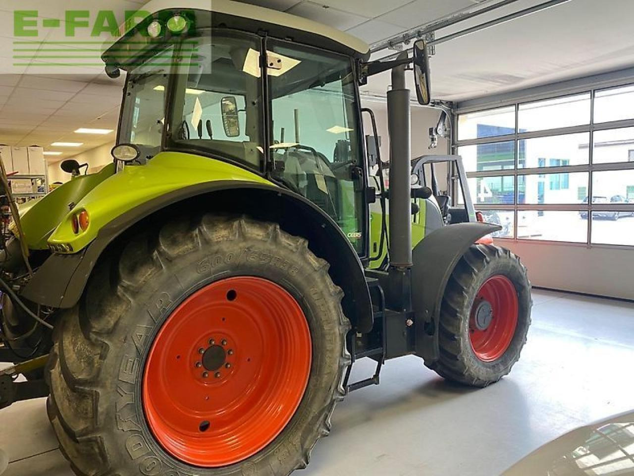 CLAAS arion 530 cebis CEBIS - Трактор: снимка 2 CLAAS arion 530 cebis CEBIS - Трактор: снимка 2