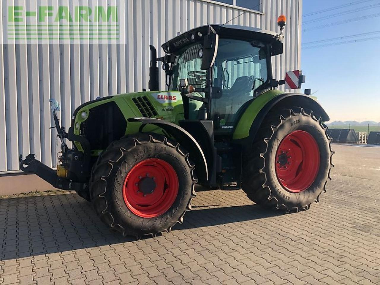 CLAAS arion 550 cm cis+ - Трактор: снимка 3 CLAAS arion 550 cm cis+ - Трактор: снимка 3