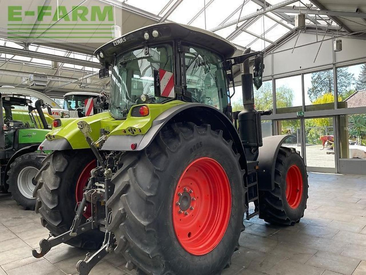 CLAAS arion 550 hexashift cis HEXASHIFT CIS - Трактор: снимка 3 CLAAS arion 550 hexashift cis HEXASHIFT CIS - Трактор: снимка 3