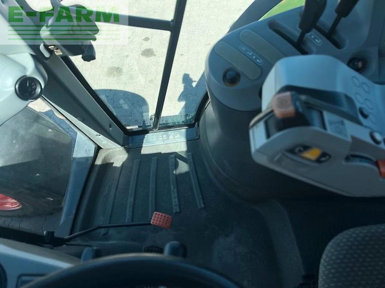 CLAAS arion 620 - Трактор: снимка 2 CLAAS arion 620 - Трактор: снимка 2