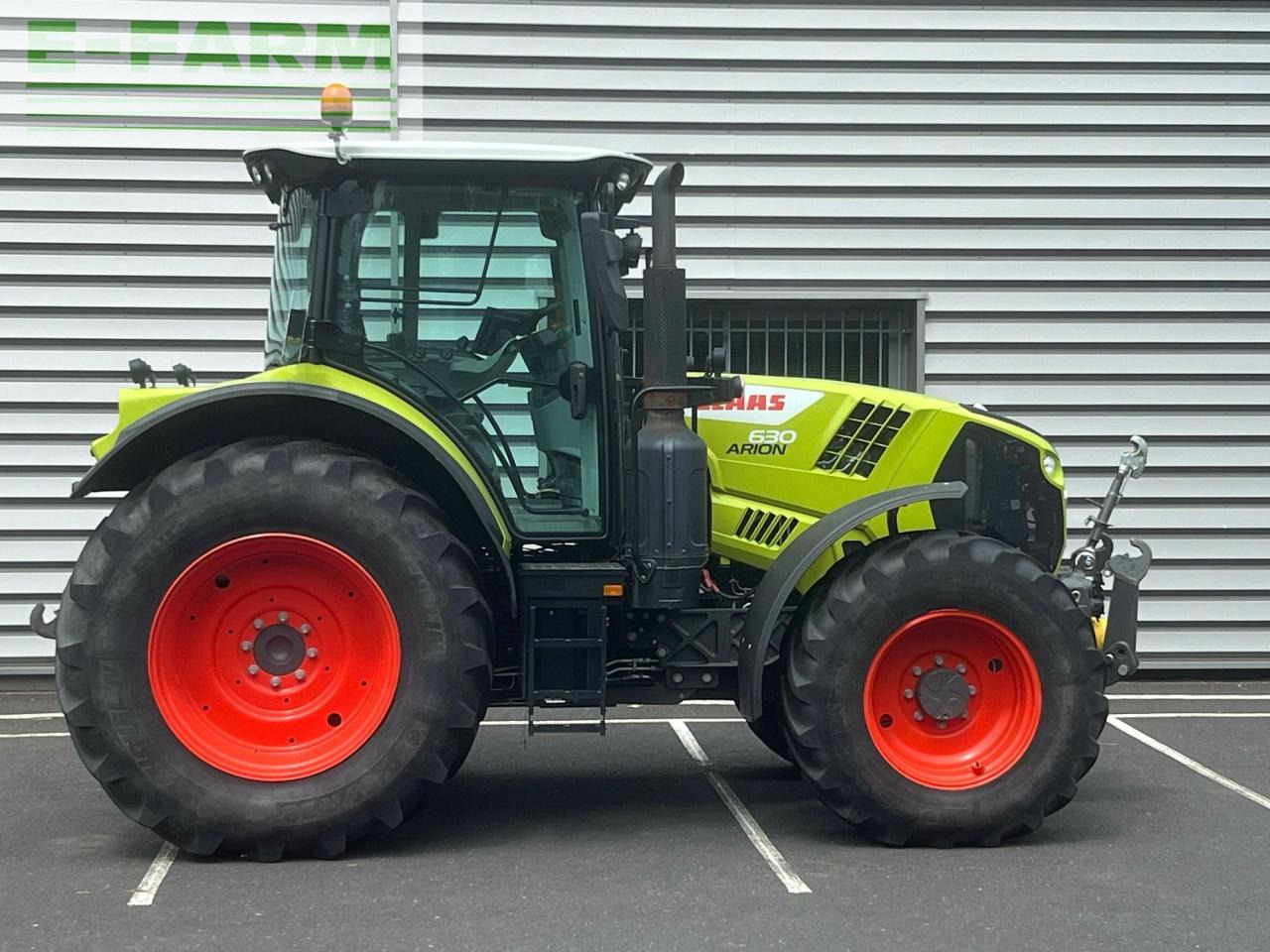 Трактор CLAAS arion 630: снимка 8