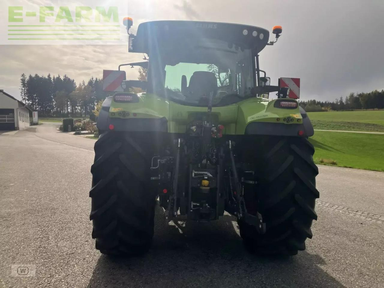 CLAAS arion 630 cebis cmatic CMATIC CEBIS - Трактор: снимка 4 CLAAS arion 630 cebis cmatic CMATIC CEBIS - Трактор: снимка 4