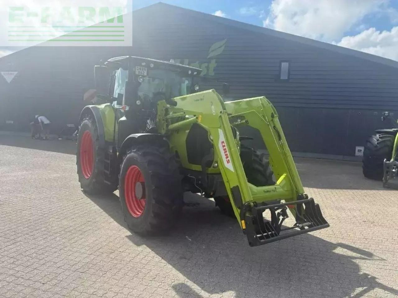 CLAAS arion 650 cis+ CIS+ - Трактор: снимка 1 CLAAS arion 650 cis+ CIS+ - Трактор: снимка 1