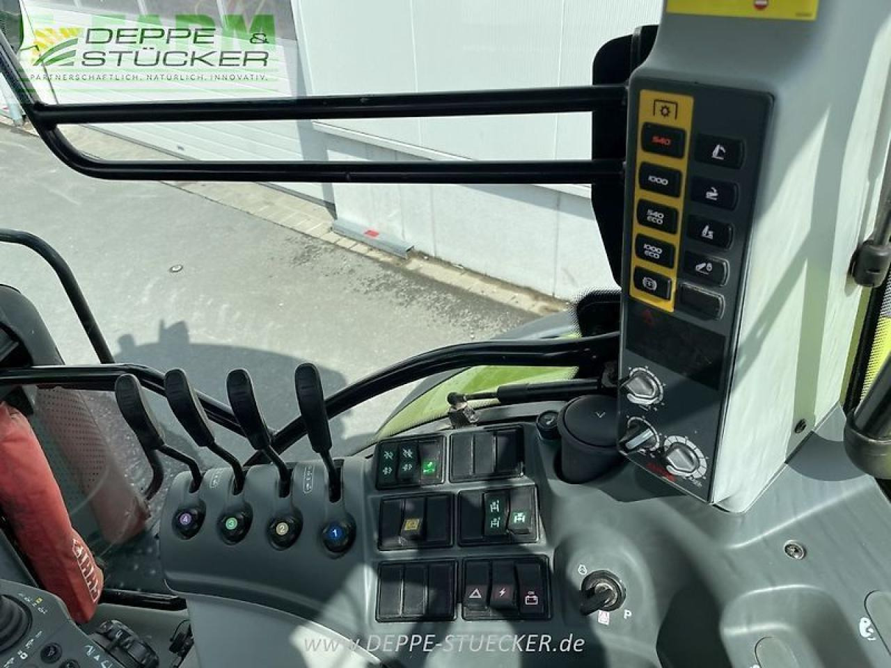 Трактор CLAAS arion 650 hexashift: снимка 12