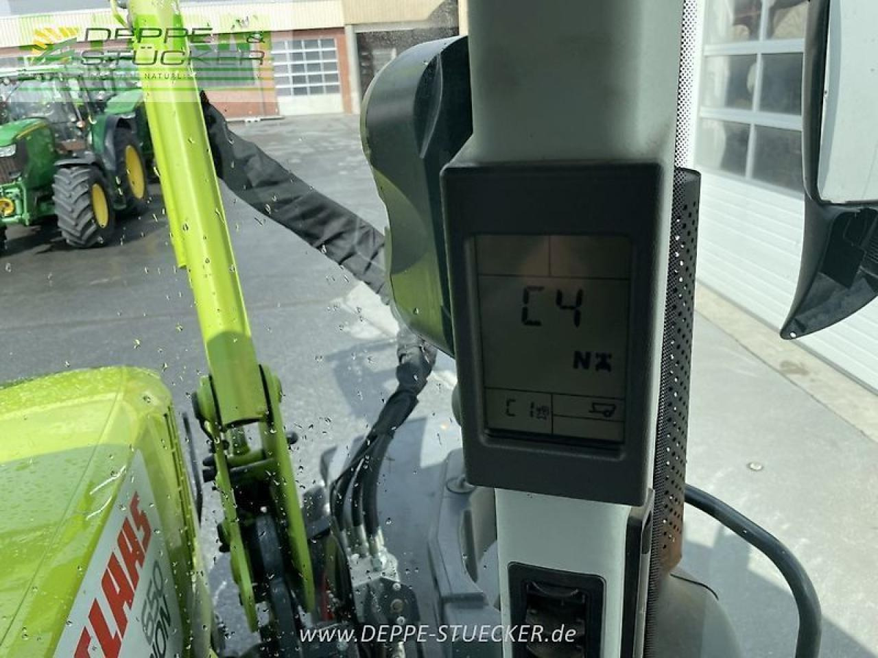 Трактор CLAAS arion 650 hexashift: снимка 9