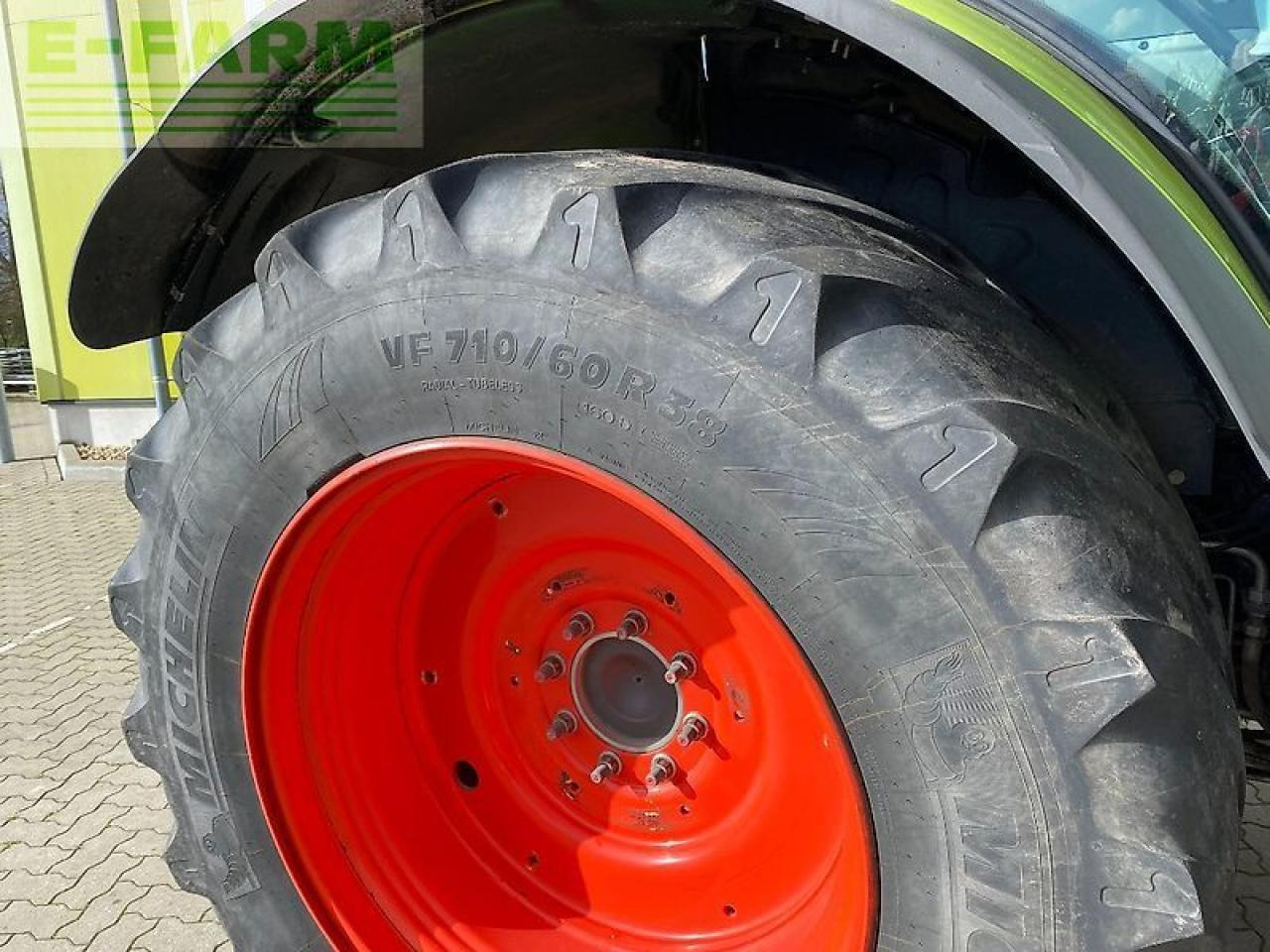 CLAAS arion 650 hexashift cis HEXASHIFT CIS - Трактор: снимка 2 CLAAS arion 650 hexashift cis HEXASHIFT CIS - Трактор: снимка 2