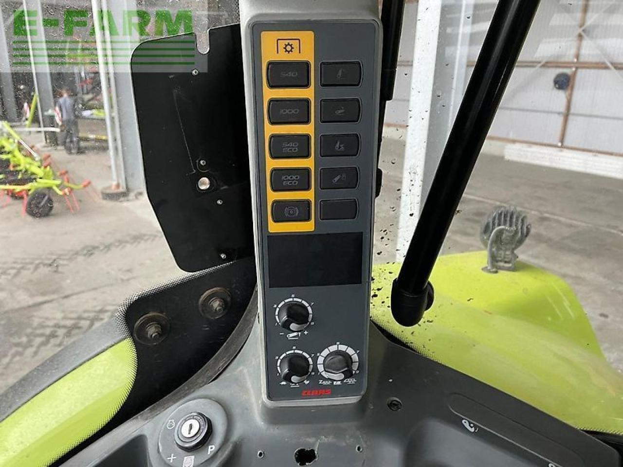 Трактор CLAAS arion 660: снимка 14