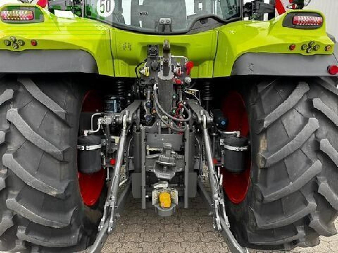 CLAAS arion 660 cmatic - Трактор: снимка 5 CLAAS arion 660 cmatic - Трактор: снимка 5