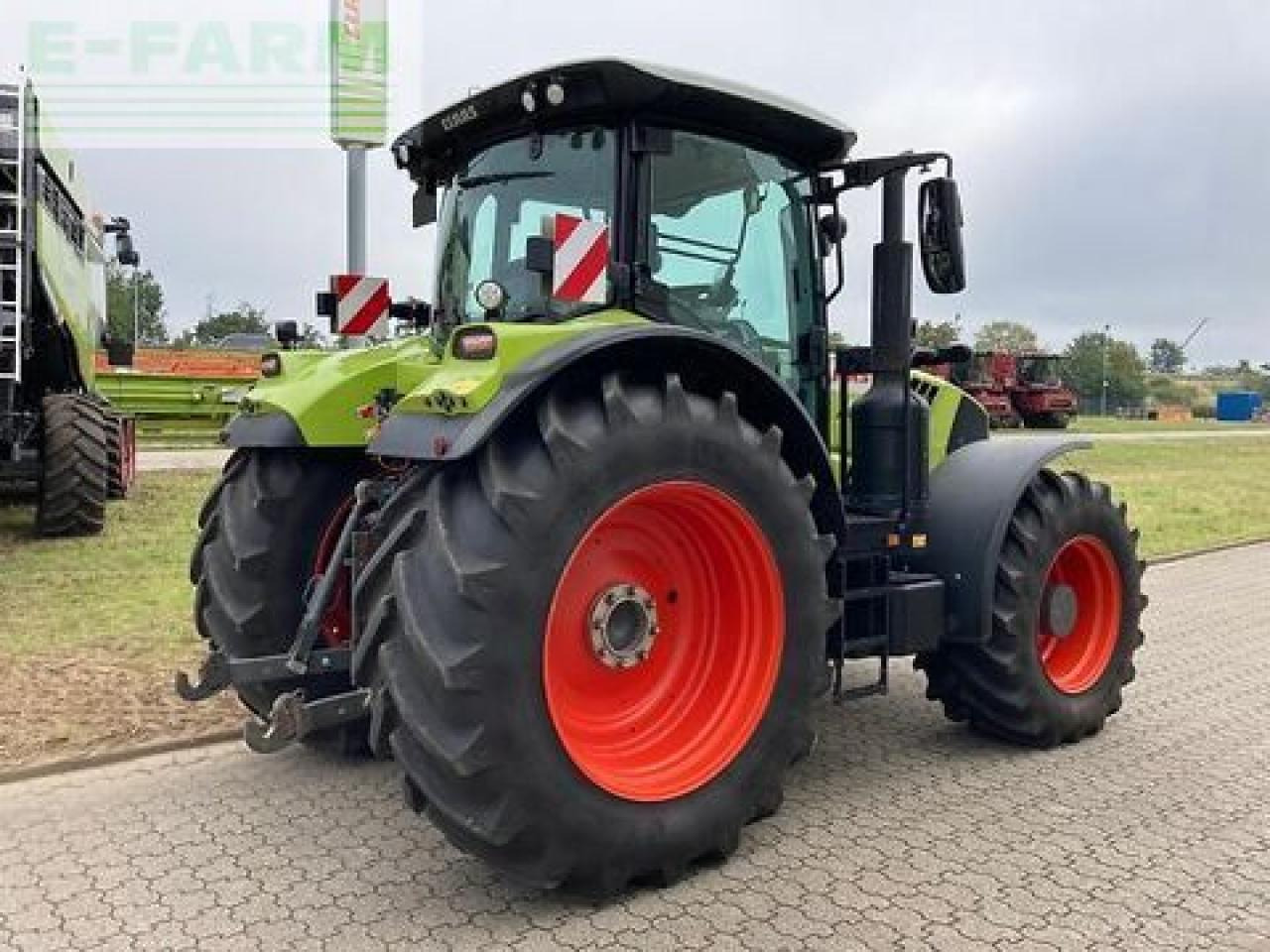 CLAAS arion 660 cmatic cebis CMATIC CEBIS - Трактор: снимка 5 CLAAS arion 660 cmatic cebis CMATIC CEBIS - Трактор: снимка 5
