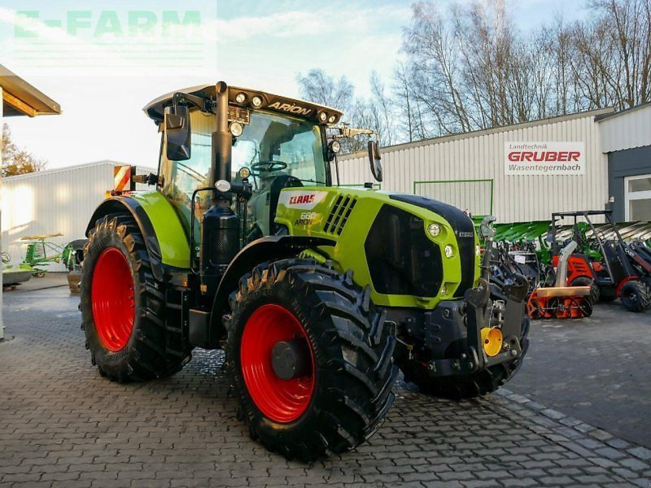 CLAAS arion 660 cmatic cebis CMATIC CEBIS - Трактор: снимка 3 CLAAS arion 660 cmatic cebis CMATIC CEBIS - Трактор: снимка 3