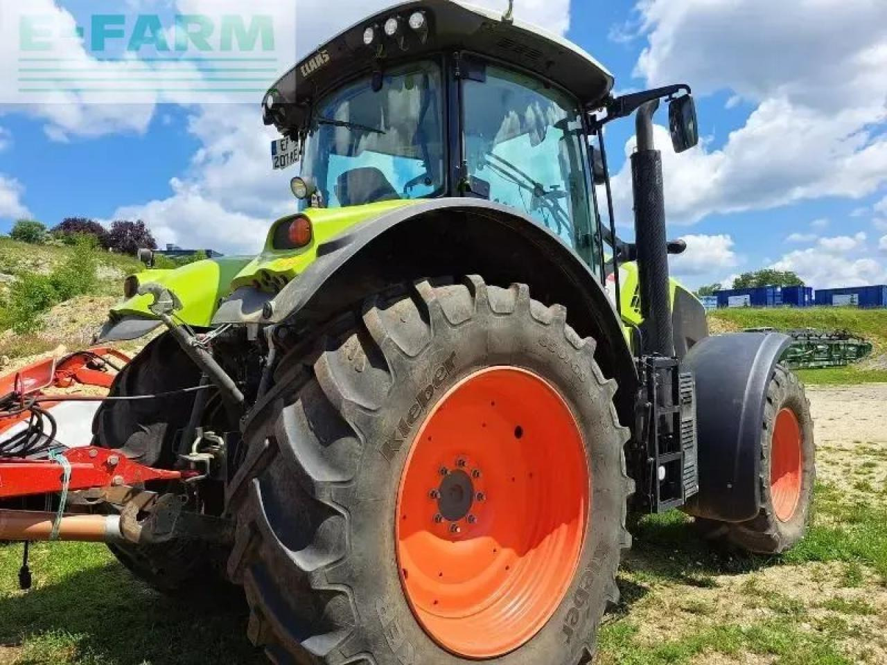 CLAAS axion 800 - Трактор: снимка 2 CLAAS axion 800 - Трактор: снимка 2