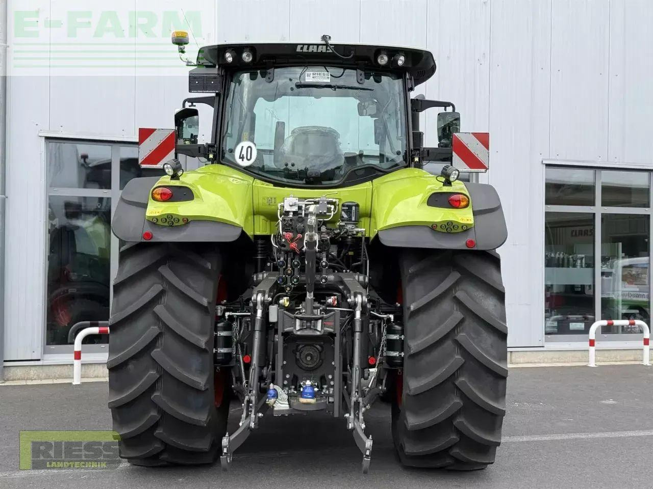 CLAAS axion 800 cis+ hexashift HEXASHIFT CIS+ - Трактор: снимка 3 CLAAS axion 800 cis+ hexashift HEXASHIFT CIS+ - Трактор: снимка 3