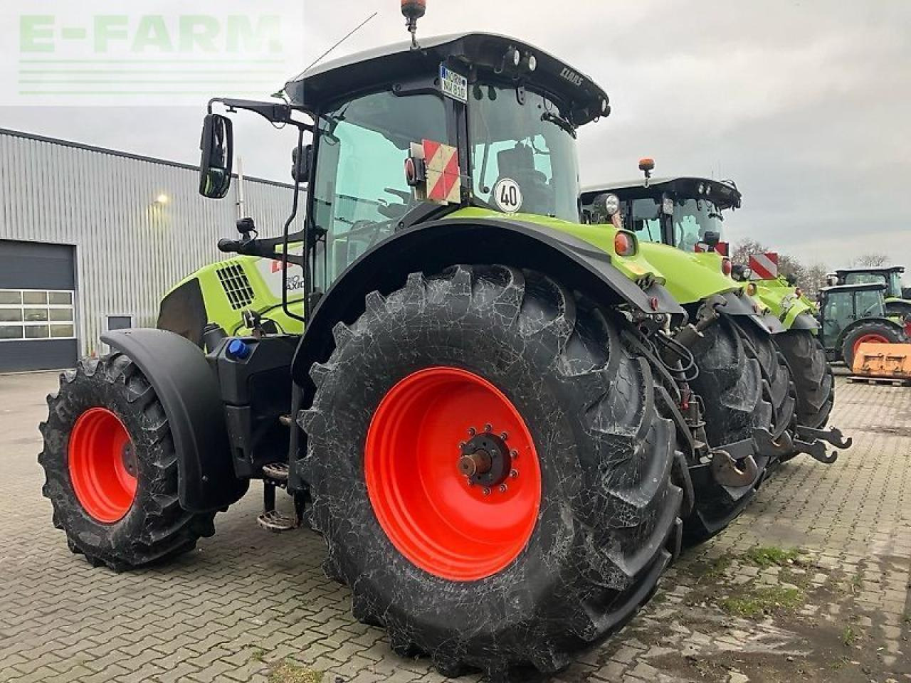 CLAAS axion 810 cis+ cm - Трактор: снимка 4 CLAAS axion 810 cis+ cm - Трактор: снимка 4