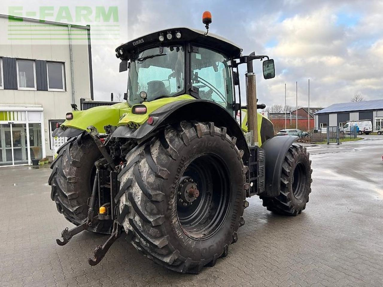 CLAAS axion 810 cmatic CMATIC - Трактор: снимка 3 CLAAS axion 810 cmatic CMATIC - Трактор: снимка 3
