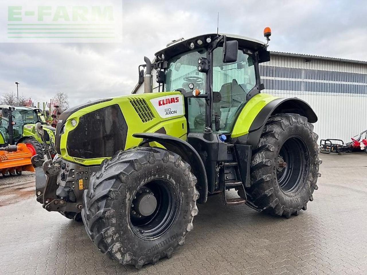 CLAAS axion 810 cmatic ( getriebe neu ) CMATIC - Трактор: снимка 1 CLAAS axion 810 cmatic ( getriebe neu ) CMATIC - Трактор: снимка 1