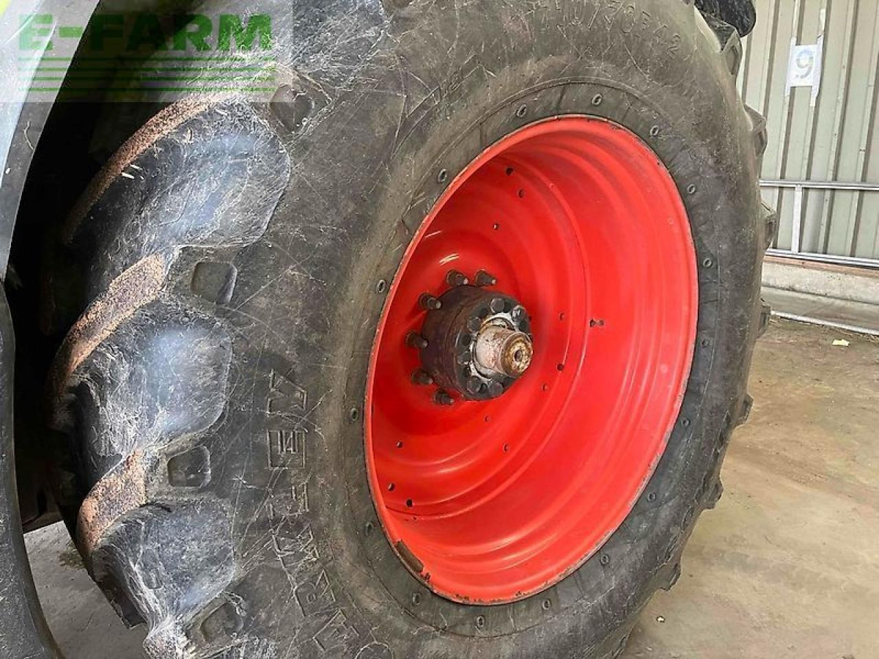 CLAAS axion 830 cmatic CMATIC - Трактор: снимка 4 CLAAS axion 830 cmatic CMATIC - Трактор: снимка 4