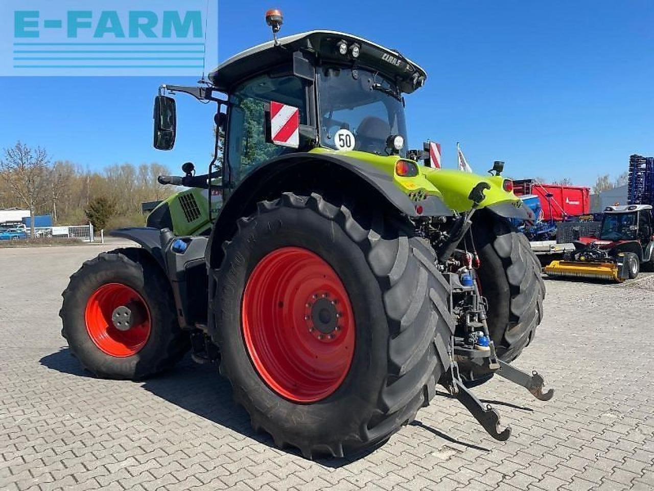 CLAAS axion 850 cmatic - stage v ci - Трактор: снимка 4 CLAAS axion 850 cmatic - stage v ci - Трактор: снимка 4