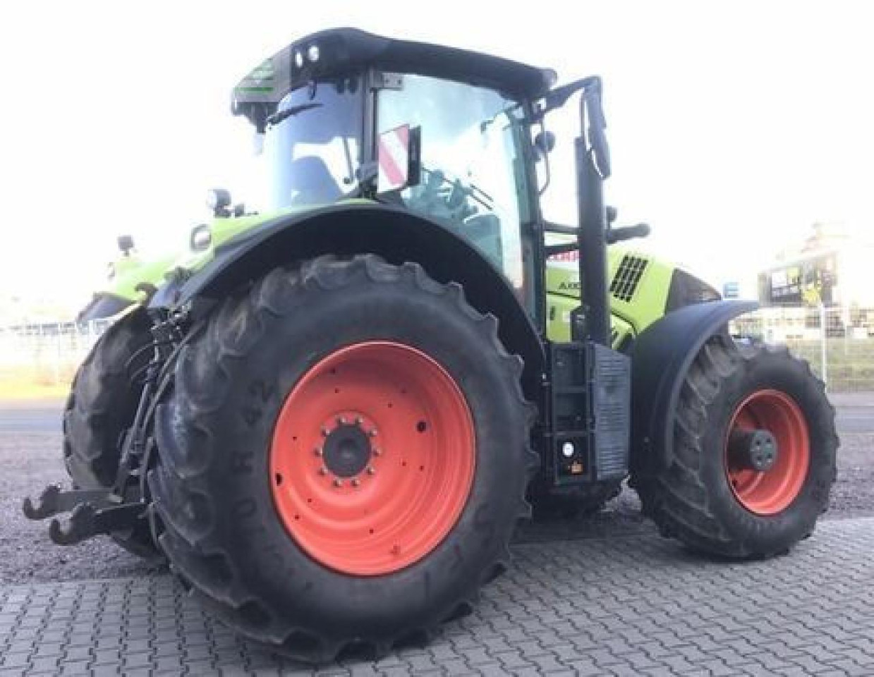 CLAAS axion 870 - Трактор: снимка 3 CLAAS axion 870 - Трактор: снимка 3