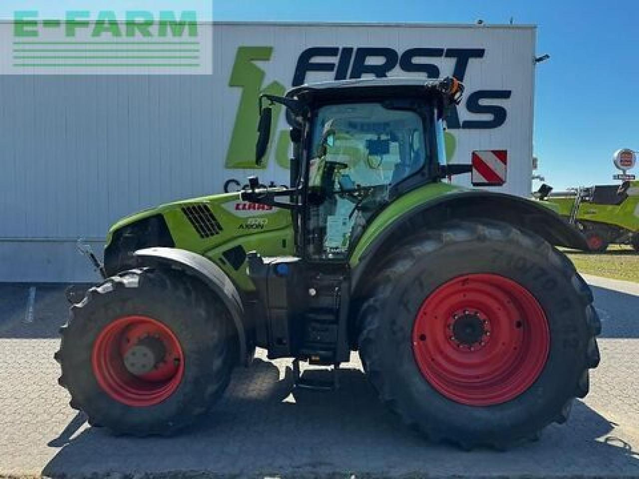 CLAAS axion 870 - Трактор: снимка 2 CLAAS axion 870 - Трактор: снимка 2