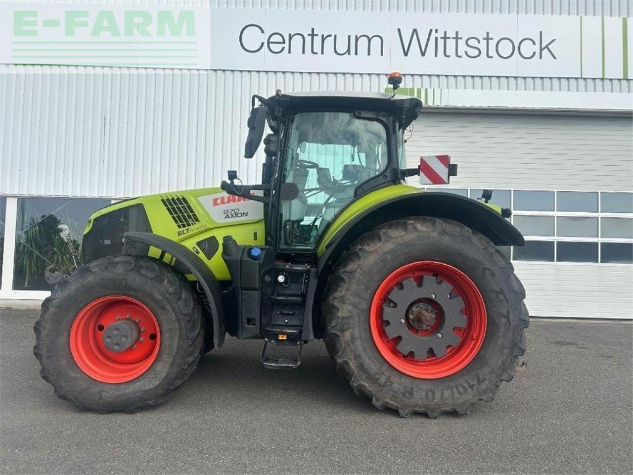 CLAAS axion 870 - Трактор: снимка 1 CLAAS axion 870 - Трактор: снимка 1