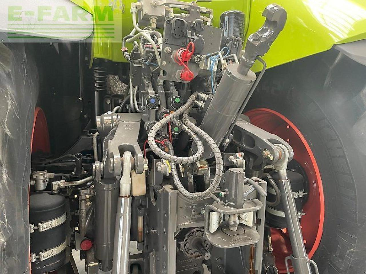 Трактор CLAAS axion 870 cmatic cebis CMATIC CEBIS: снимка 23 Трактор CLAAS axion 870 cmatic cebis CMATIC CEBIS: снимка 23