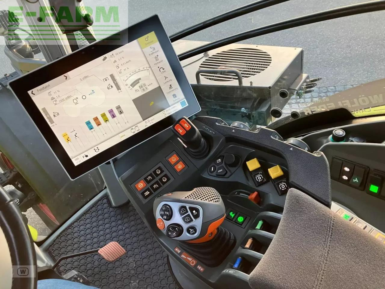 Трактор CLAAS axion 870 cmatic cebis CMATIC CEBIS: снимка 21 Трактор CLAAS axion 870 cmatic cebis CMATIC CEBIS: снимка 21