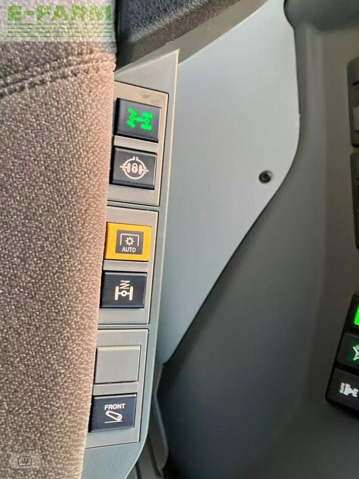 Трактор CLAAS axion 870 cmatic cebis CMATIC CEBIS: снимка 24 Трактор CLAAS axion 870 cmatic cebis CMATIC CEBIS: снимка 24