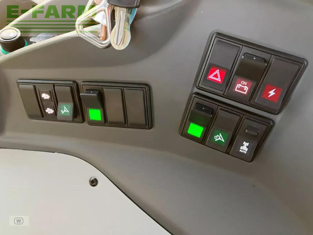 Трактор CLAAS axion 870 cmatic cebis CMATIC CEBIS: снимка 25 Трактор CLAAS axion 870 cmatic cebis CMATIC CEBIS: снимка 25