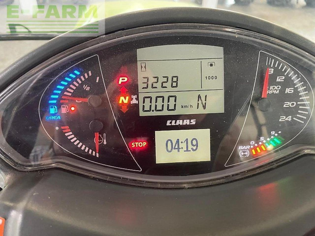 Трактор CLAAS axion 870 cmatic cebis CMATIC CEBIS: снимка 10 Трактор CLAAS axion 870 cmatic cebis CMATIC CEBIS: снимка 10